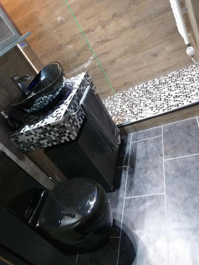 Modern Hoteliving กีเซิน ภายนอก รูปภาพ