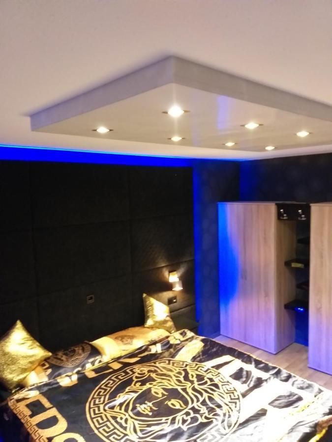 Modern Hoteliving กีเซิน ภายนอก รูปภาพ