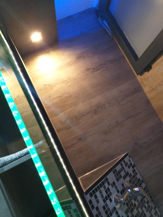 Modern Hoteliving กีเซิน ภายนอก รูปภาพ