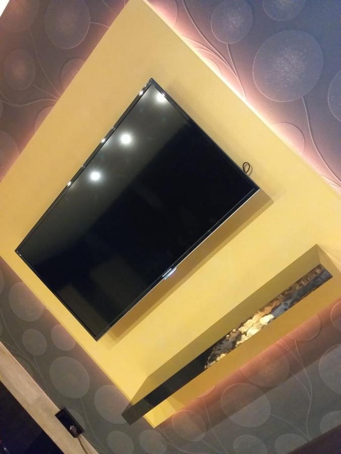 Modern Hoteliving กีเซิน ภายนอก รูปภาพ