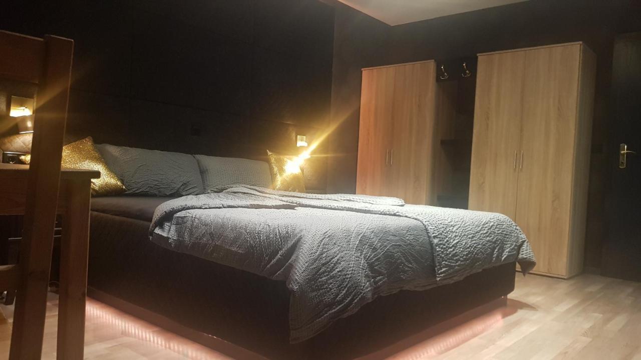 Modern Hoteliving กีเซิน ภายนอก รูปภาพ