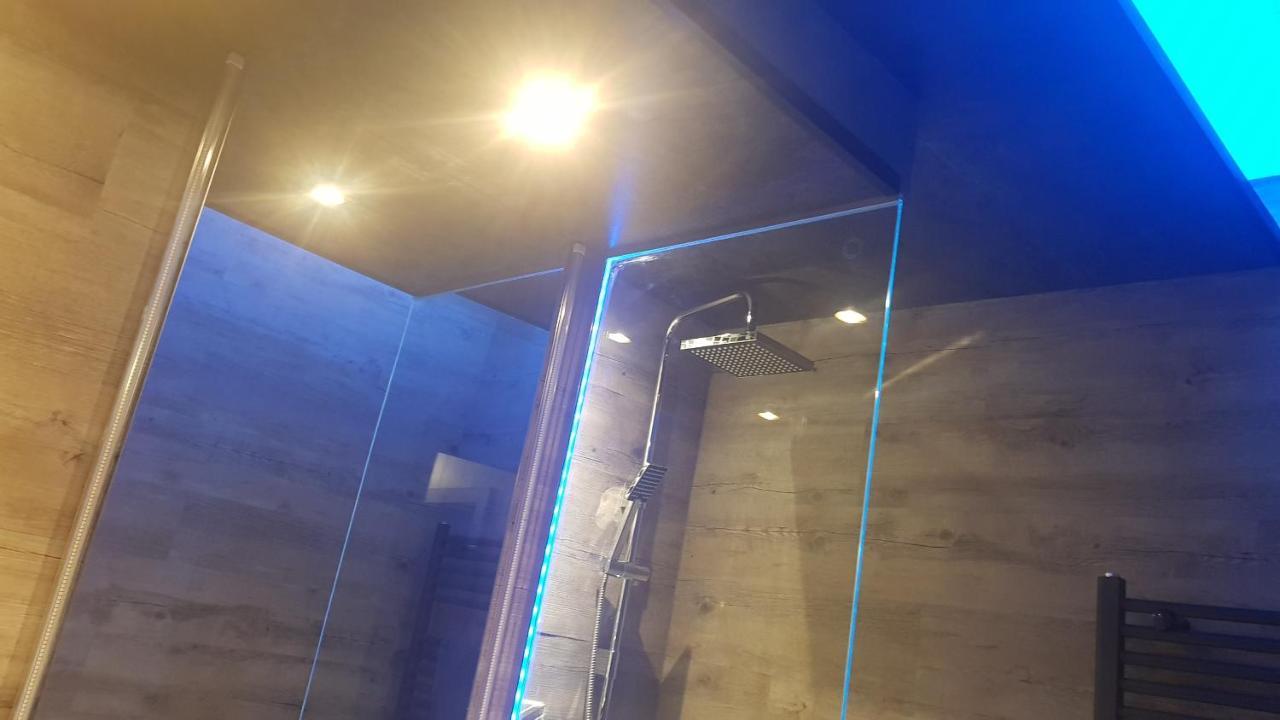 Modern Hoteliving กีเซิน ภายนอก รูปภาพ