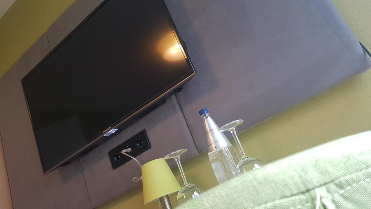Modern Hoteliving กีเซิน ภายนอก รูปภาพ