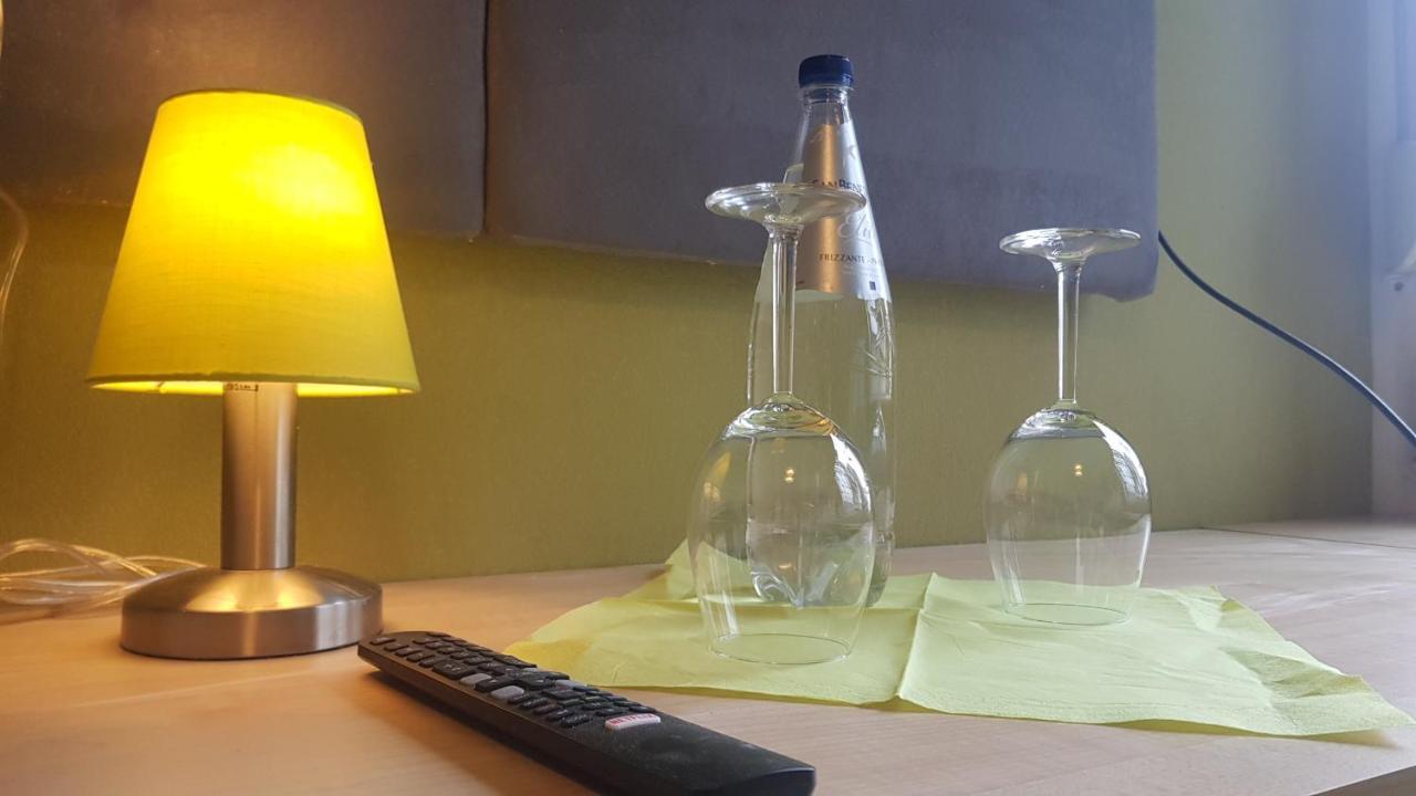 Modern Hoteliving กีเซิน ภายนอก รูปภาพ