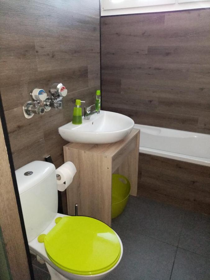 Modern Hoteliving กีเซิน ห้อง รูปภาพ