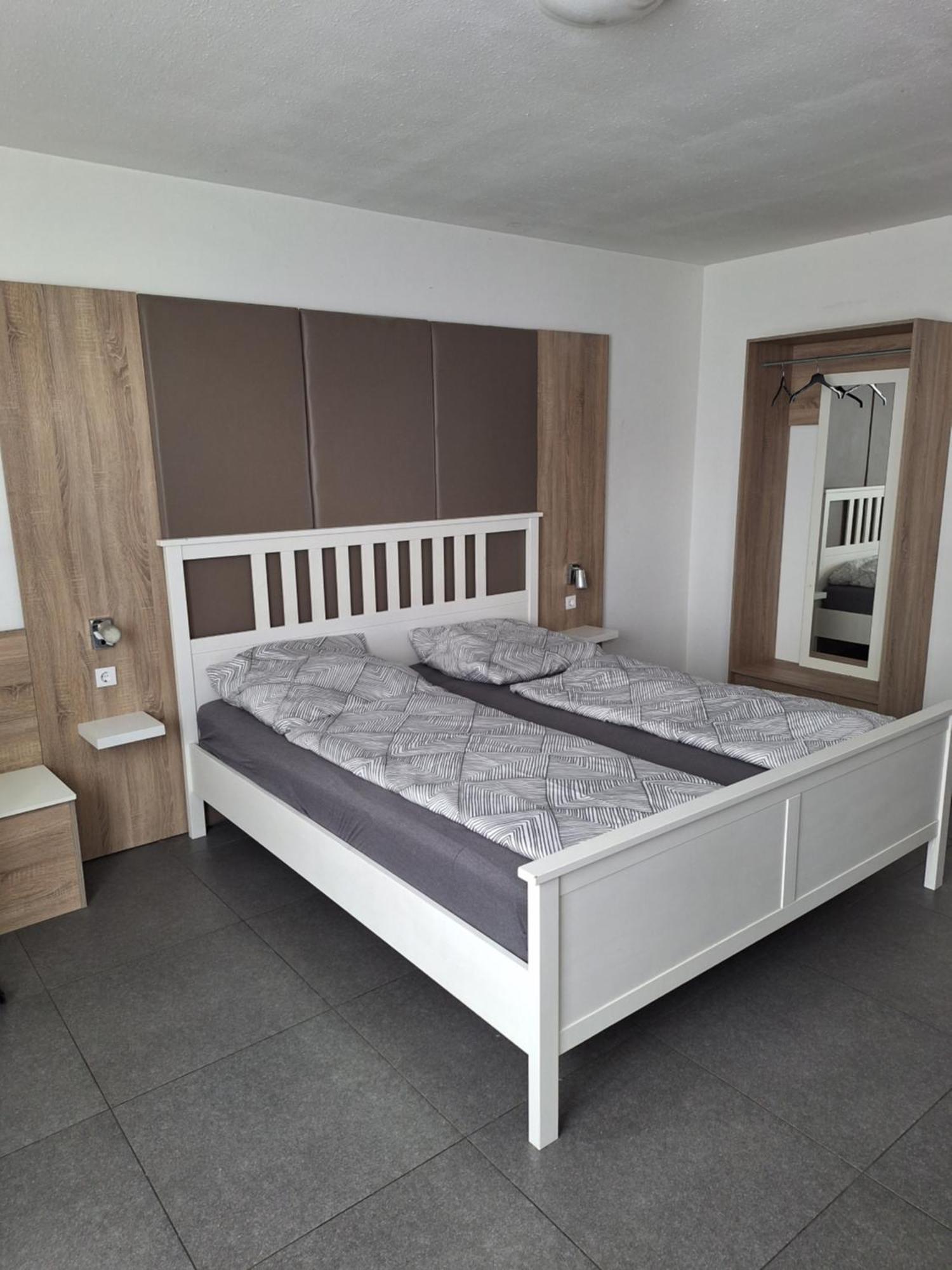 Modern Hoteliving กีเซิน ภายนอก รูปภาพ