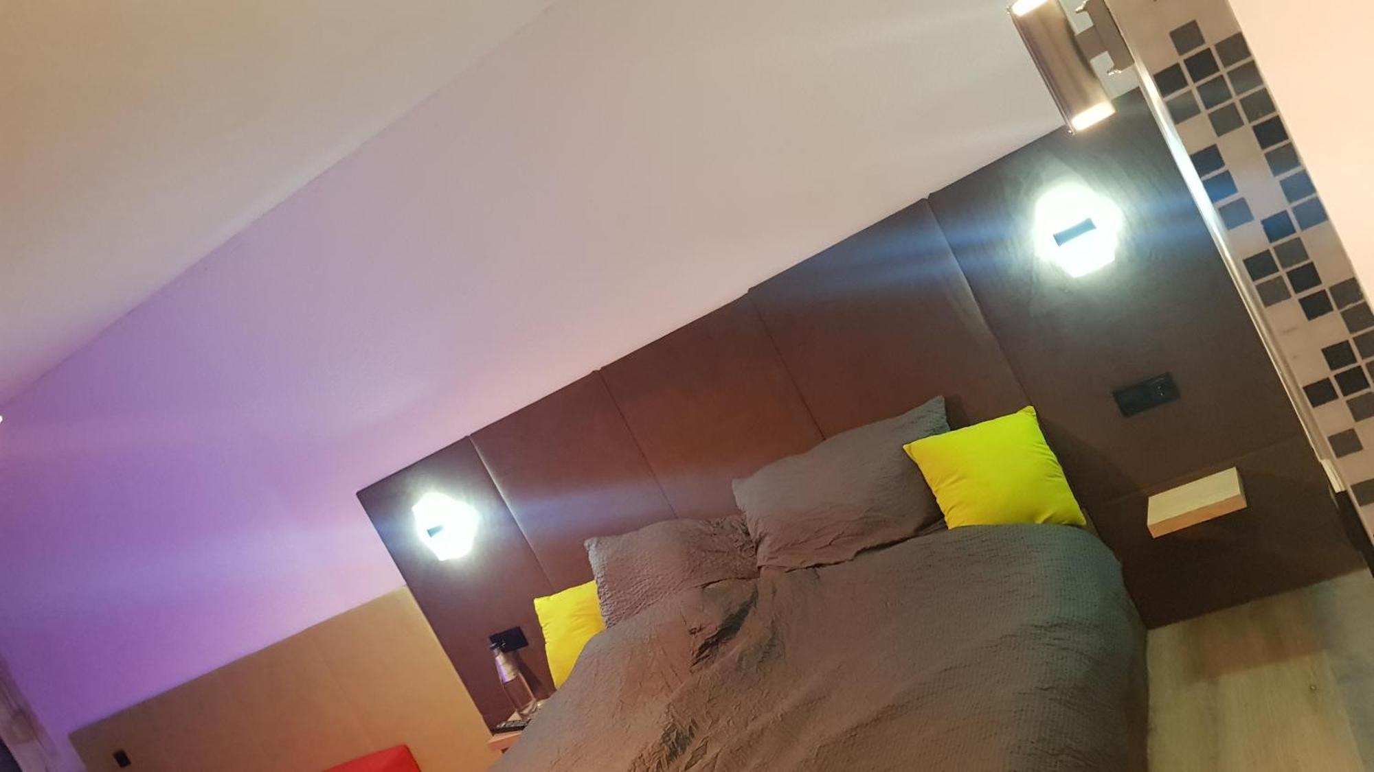 Modern Hoteliving กีเซิน ห้อง รูปภาพ