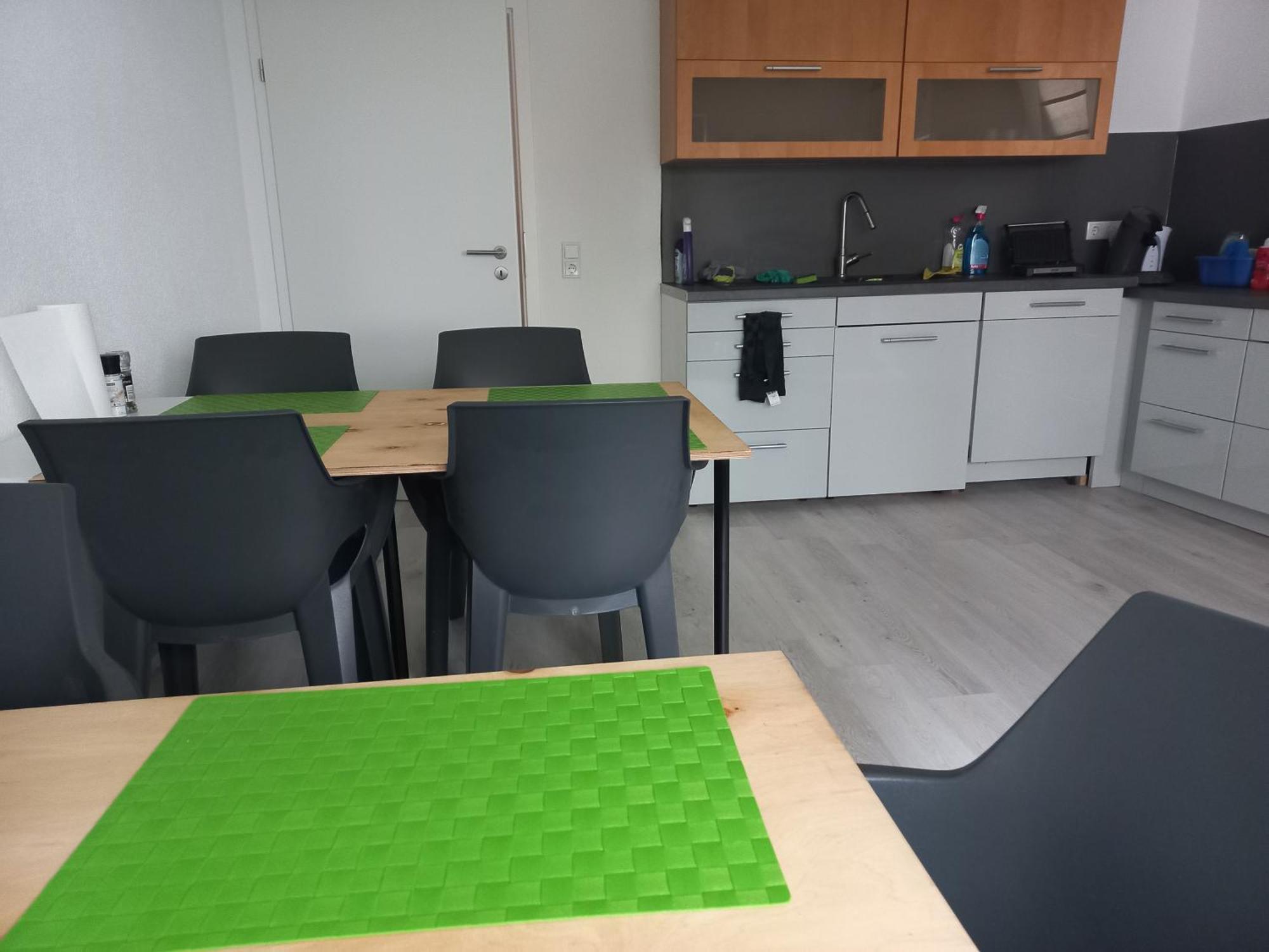 Modern Hoteliving กีเซิน ห้อง รูปภาพ