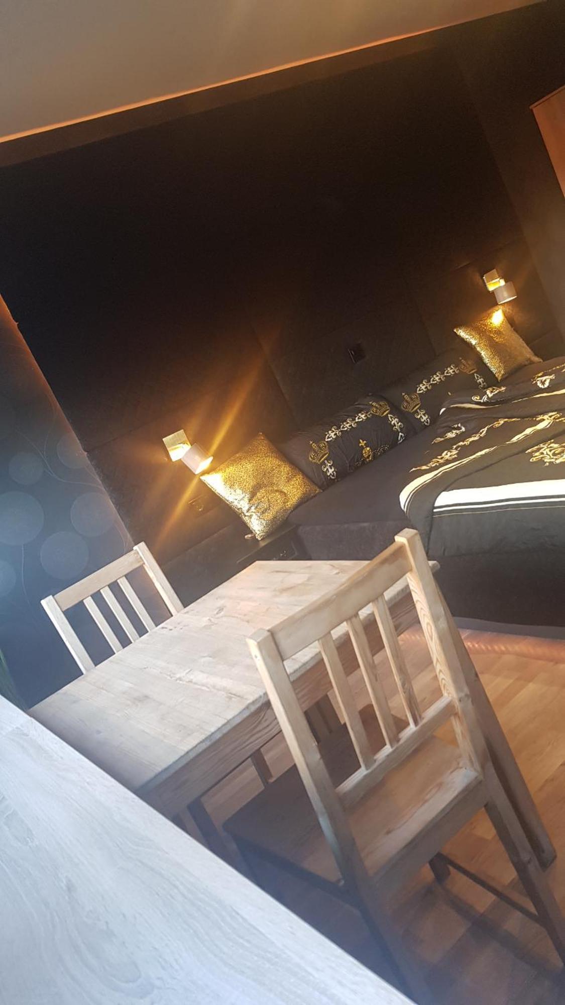 Modern Hoteliving กีเซิน ห้อง รูปภาพ